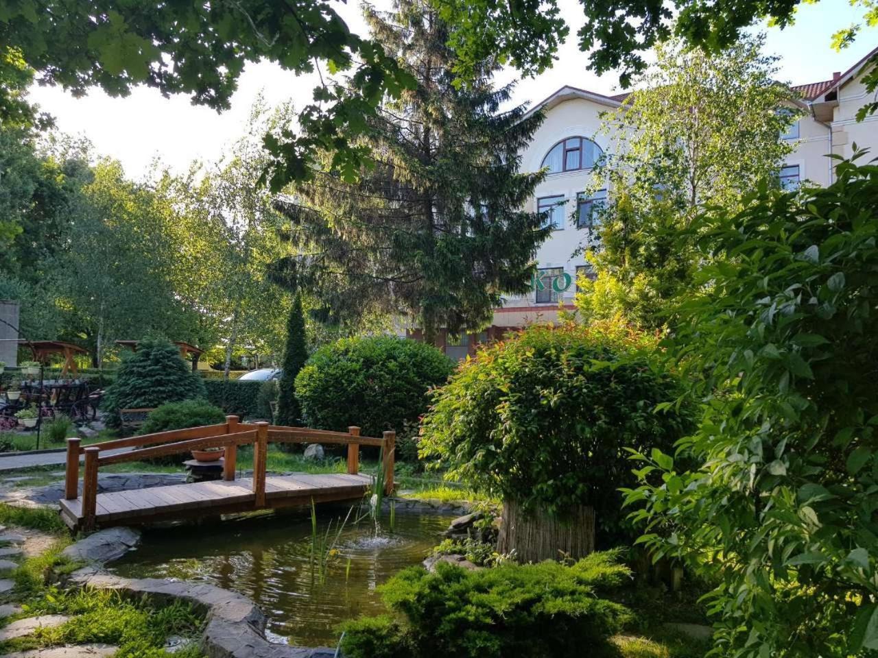 Hotel Helikon Yanoshi ภายนอก รูปภาพ