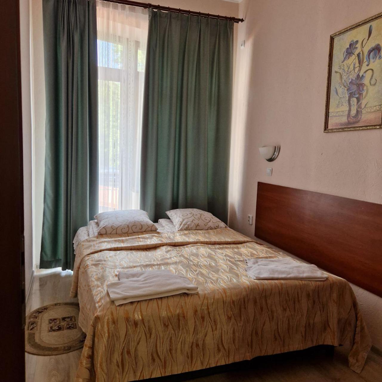 Hotel Helikon Yanoshi ภายนอก รูปภาพ