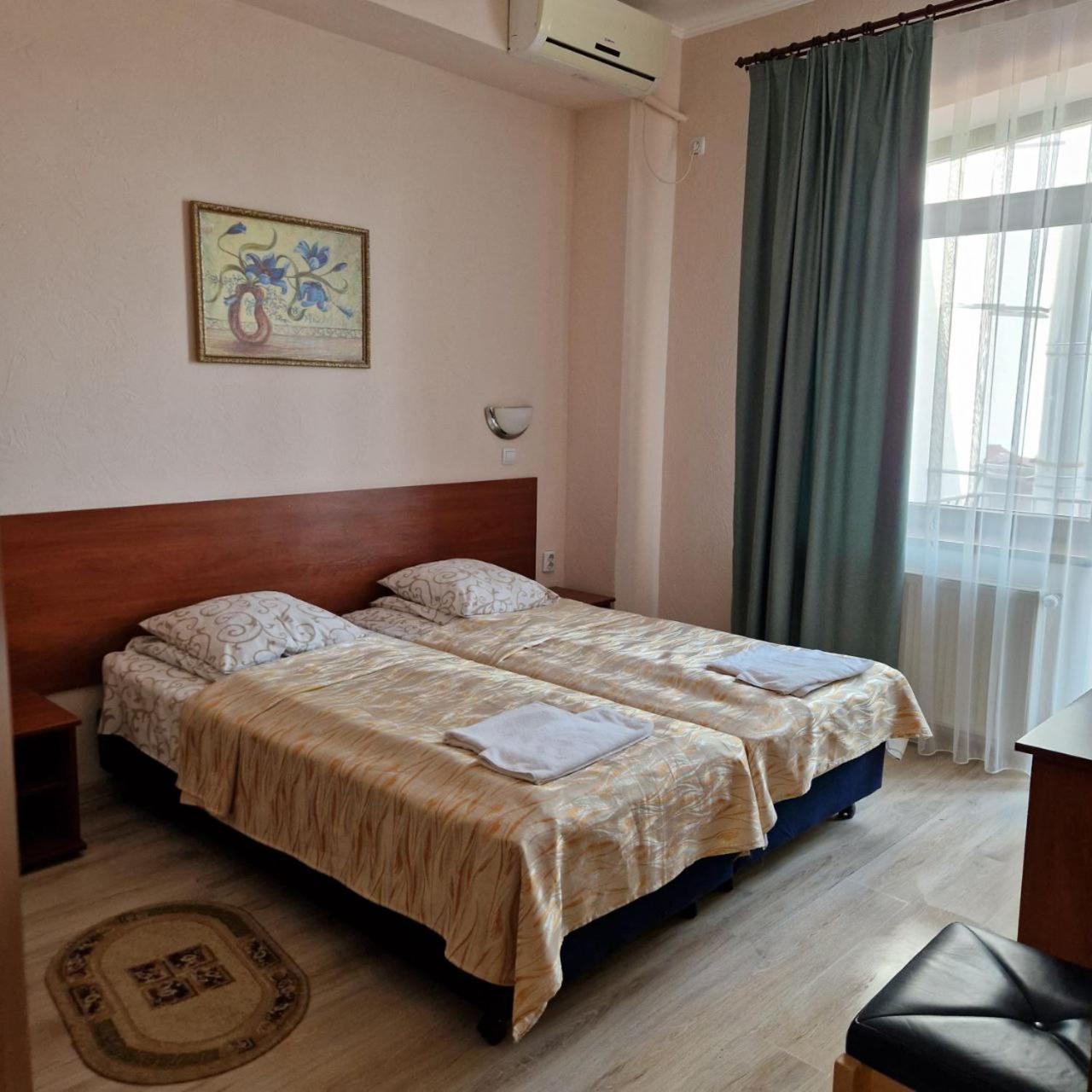 Hotel Helikon Yanoshi ภายนอก รูปภาพ