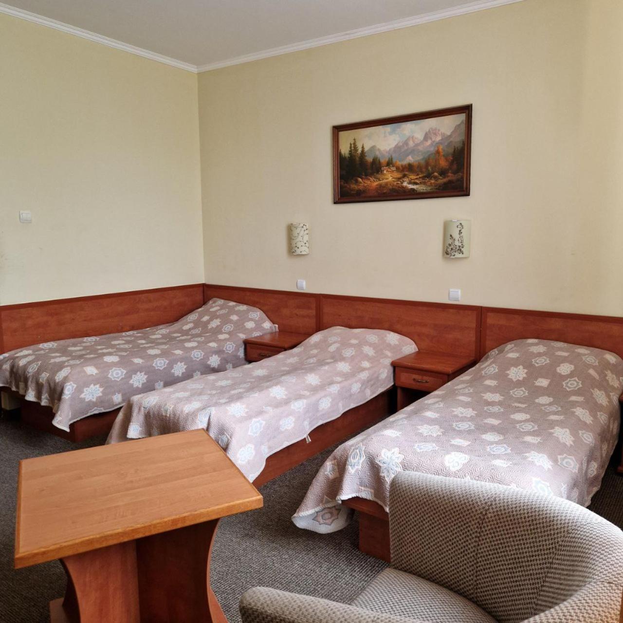Hotel Helikon Yanoshi ภายนอก รูปภาพ