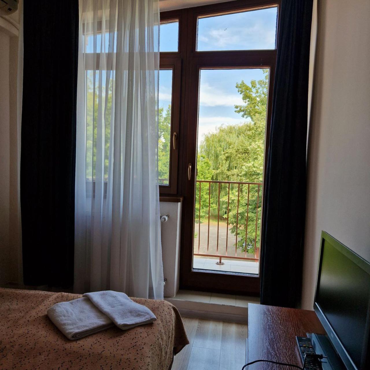 Hotel Helikon Yanoshi ภายนอก รูปภาพ
