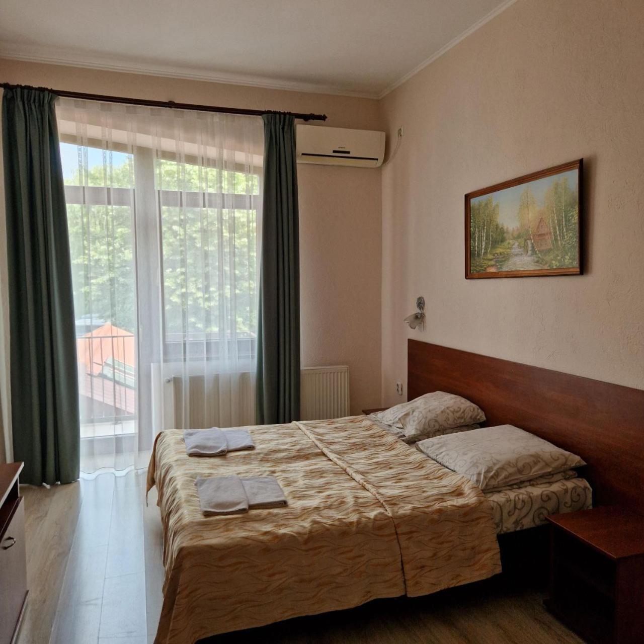 Hotel Helikon Yanoshi ภายนอก รูปภาพ