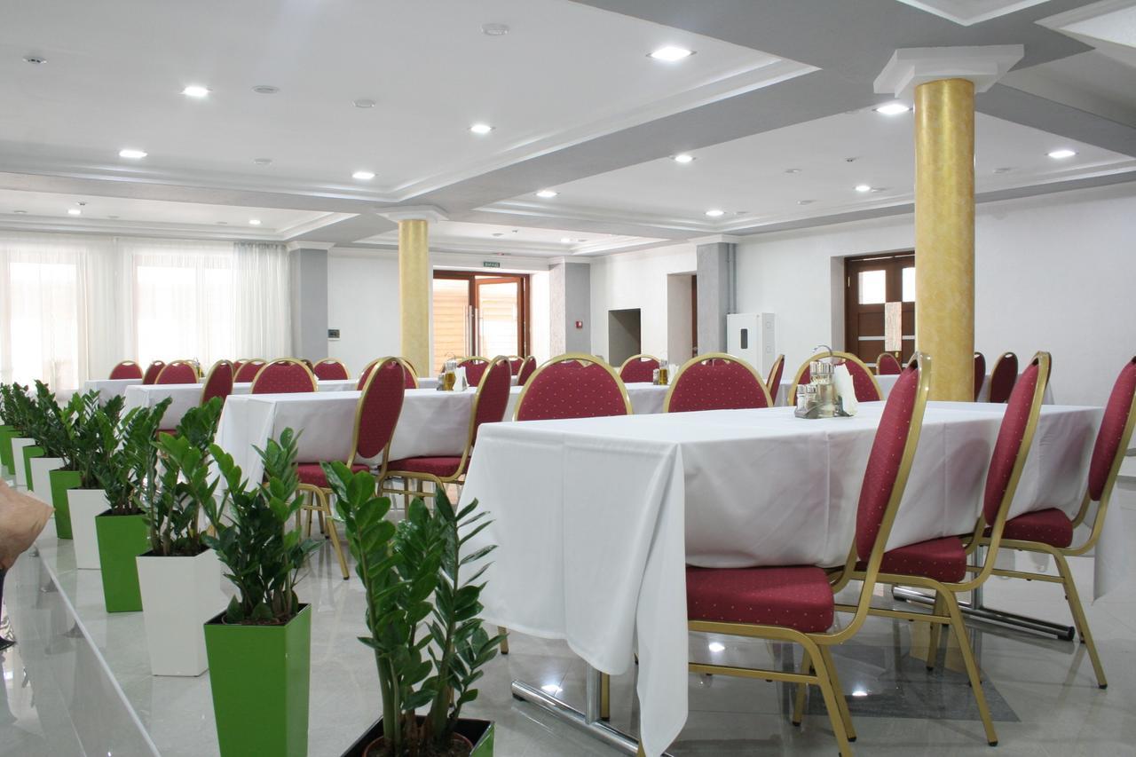 Hotel Helikon Yanoshi ภายนอก รูปภาพ