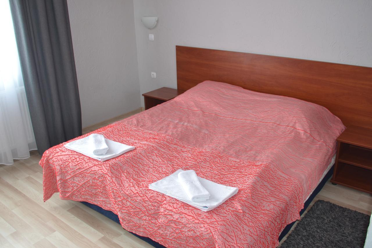 Hotel Helikon Yanoshi ภายนอก รูปภาพ